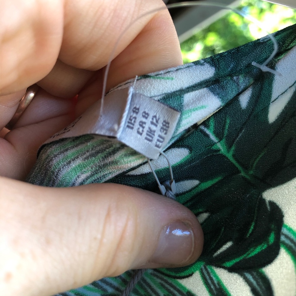 Monstera Leaf Dalia Jumpsuit with side ties - Picture 10 of 15